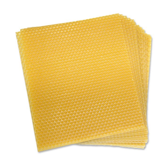 Laminas de cera virgen de 20 x 20 cm.