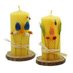 vela de panal con flor preservada