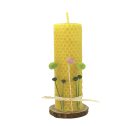 Vela panal con flores secas