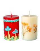 Velas de cera virgen dede abeja decoradas artesanalmente.